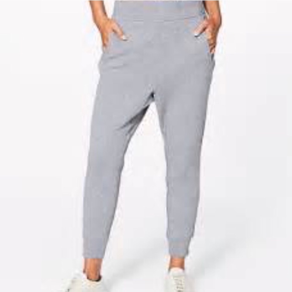 Iululemon press pause jogger
